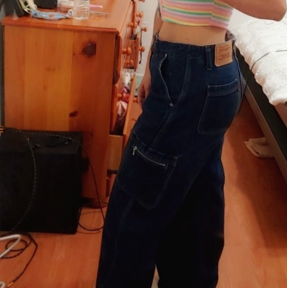 Levi's Cargo Jeans - Picture 1 of 11